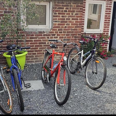 Le Nid Colas cour au sud vélos a dispo Fécamp Exterior foto